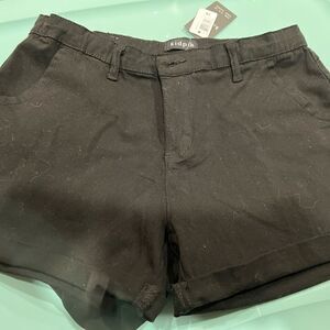 Girl’s stretch button closure shorts